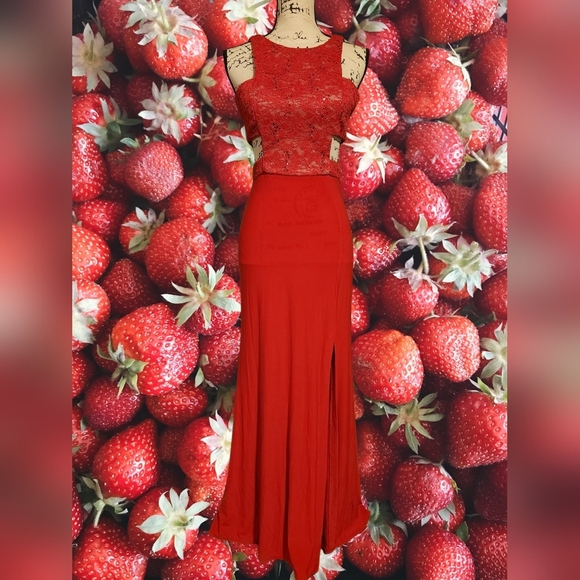 Morgan & Co. Red Jersey Cut Out Gown - Picture 1 of 13